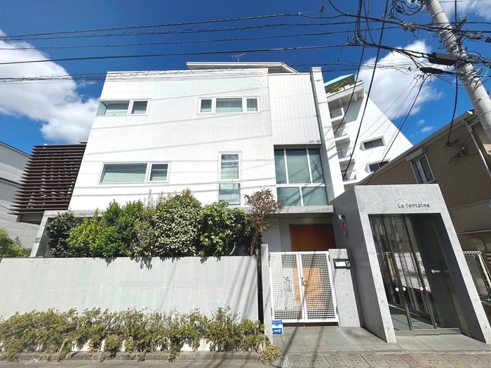 外観写真 Ｌａ　ｆｏｎｔａｉｎｅ
