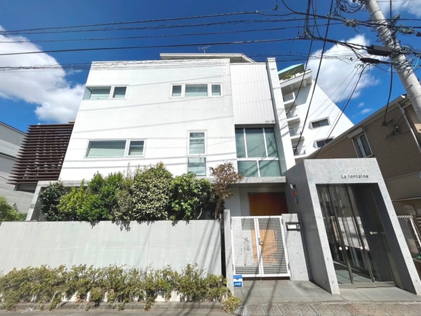 外観写真 Ｌａ　ｆｏｎｔａｉｎｅ