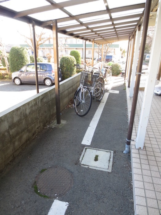 駐輪場 セレクトハウス八幡