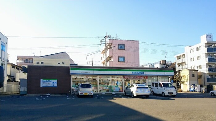 ファミリーマートサンズ中央林間4丁目店(コンビニ)まで221m クリエール７７