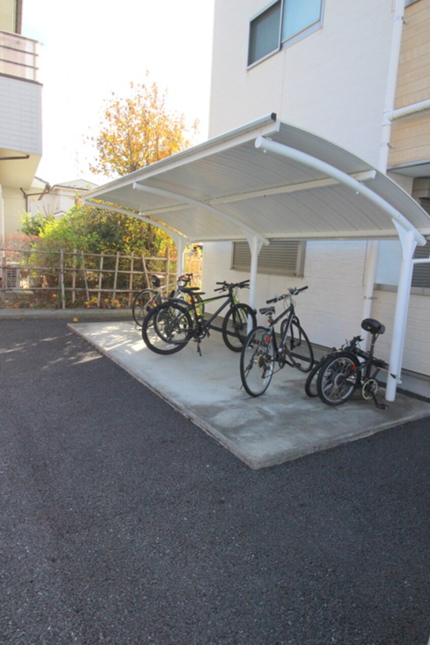 駐輪場 グレイスコート