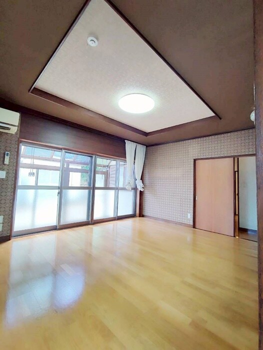 居室 土志田戸建