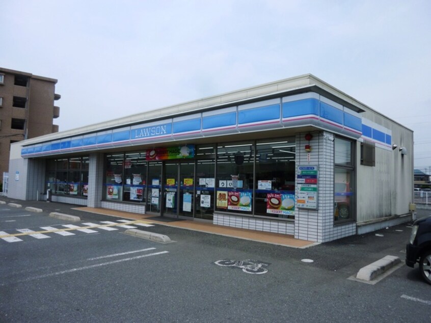 ローソン日高上鹿山店(コンビニ)まで75m リバ－クロス高麗Ｂ