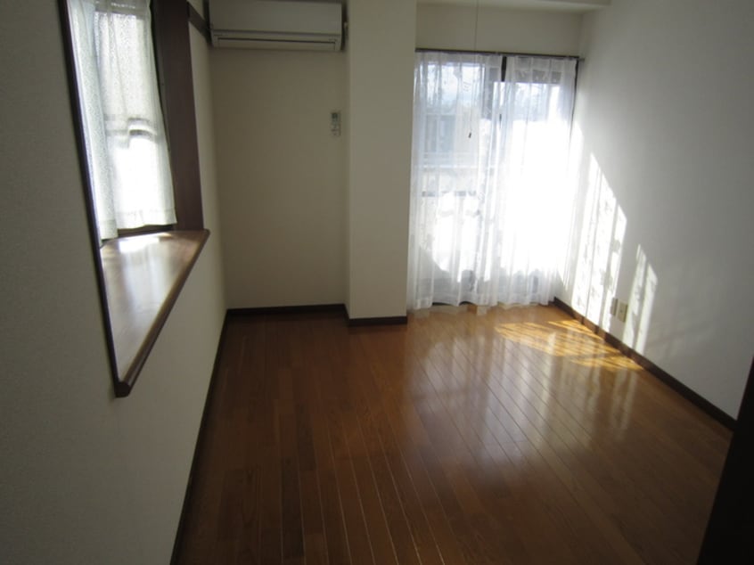 居室 ウィスタリアビル