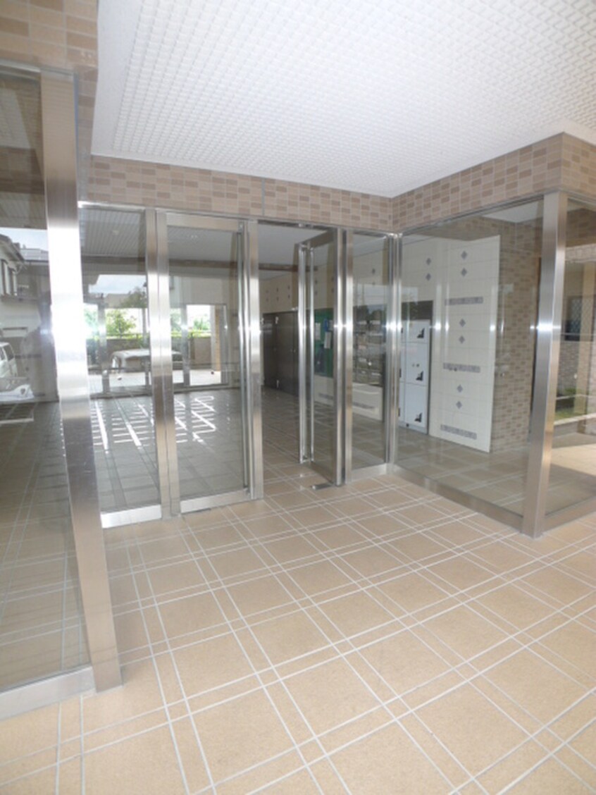 エントランス部分 アバンドーネ高橋