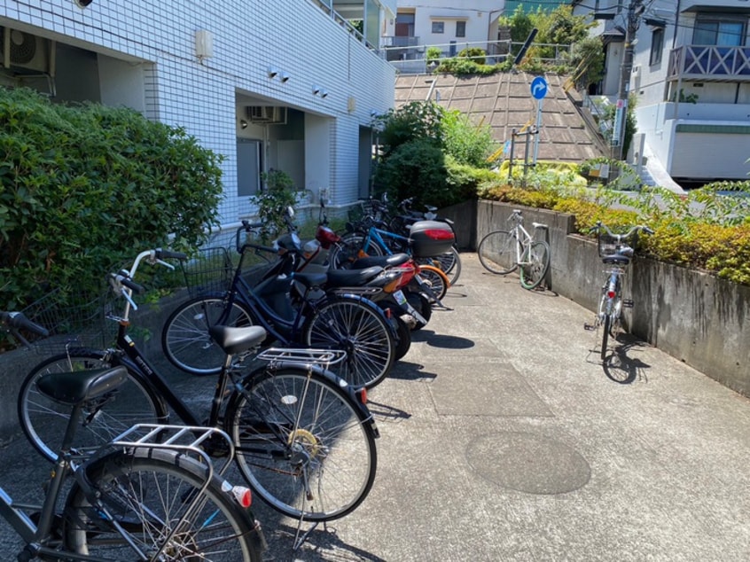 駐輪場 ハイツ鹿島の森