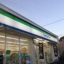 ファミリーマート(コンビニ)まで70m ヨ－ゴ－マンション