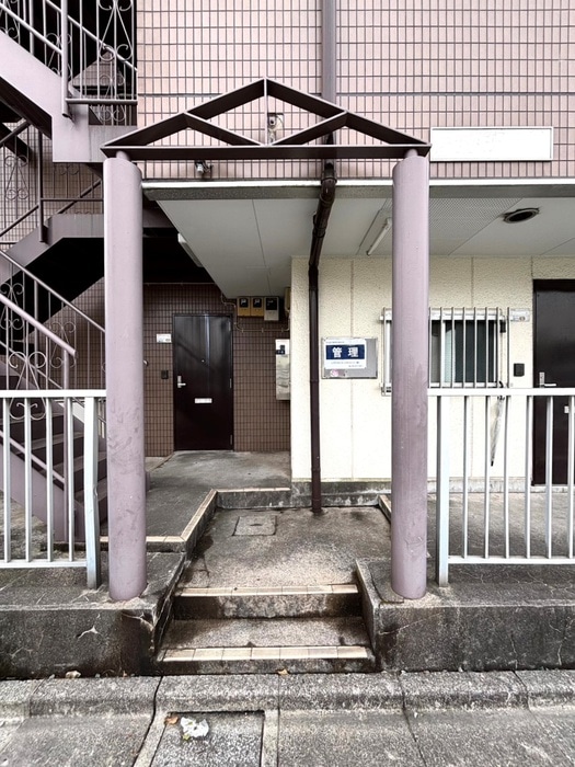 エントランス部分 プチメゾン・トシ