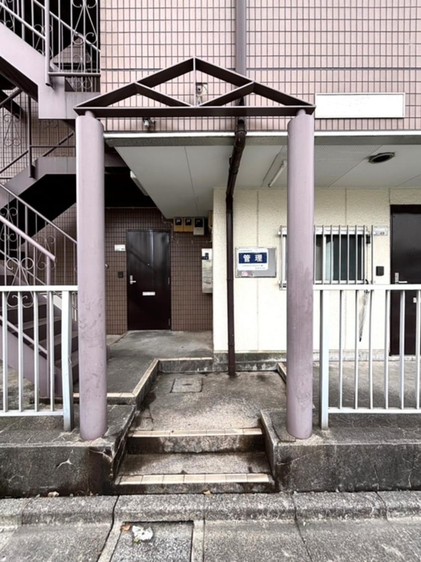 エントランス部分 プチメゾン・トシ