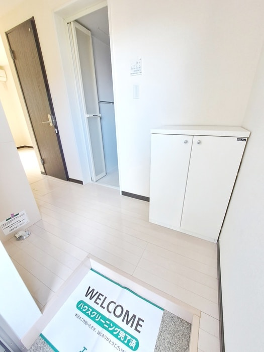 玄関 イフェズＰＡＬ磯子