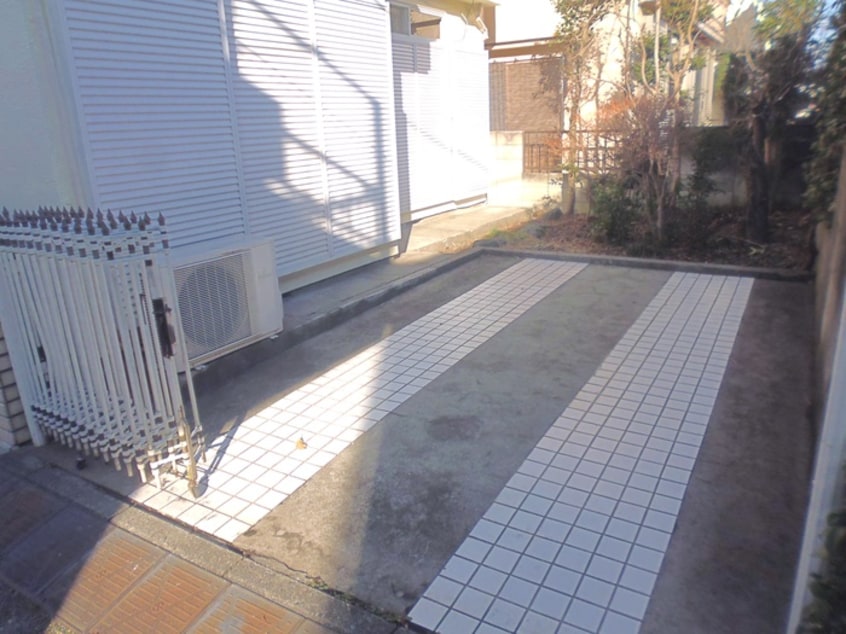 駐車場 尚栄ハウス