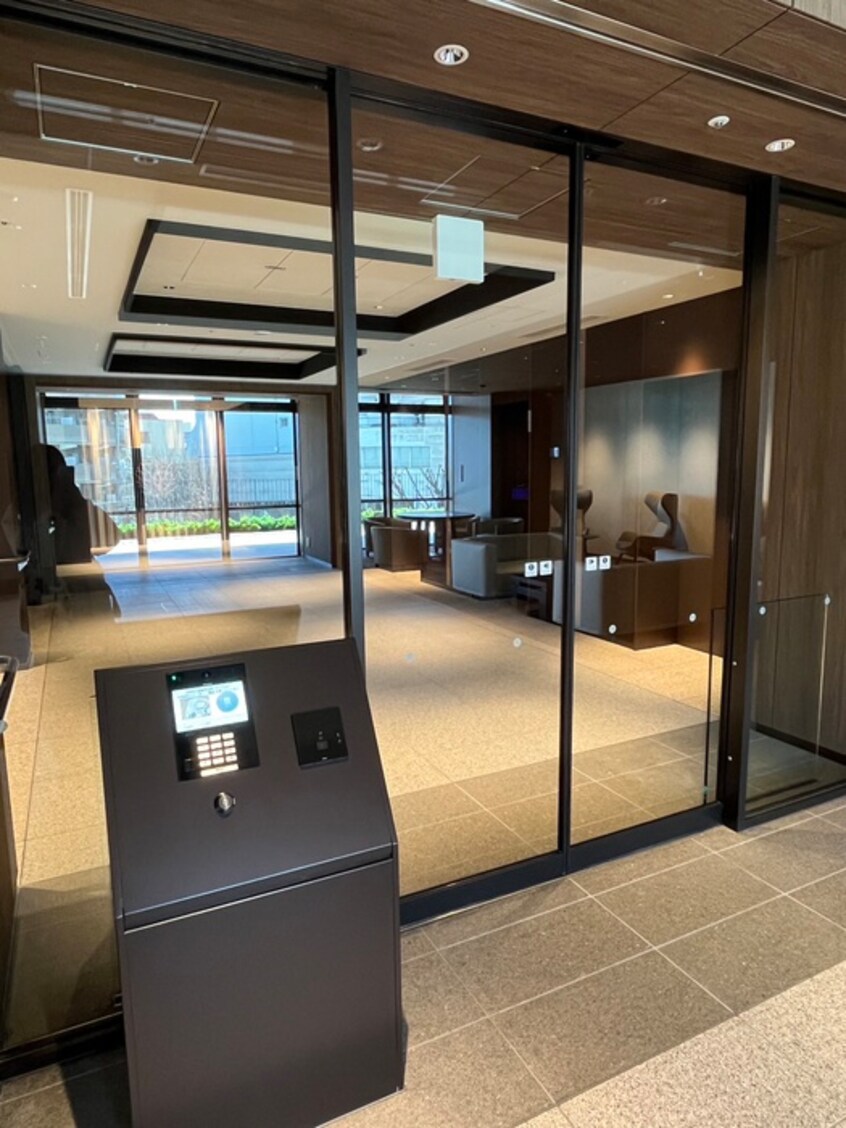 エントランス部分 プラウドタワー平井(912)