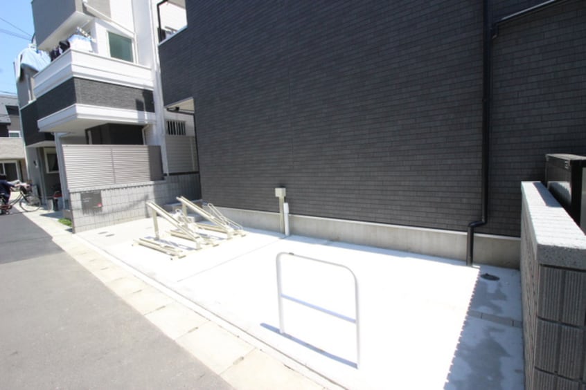 駐輪場 リブリ・泉
