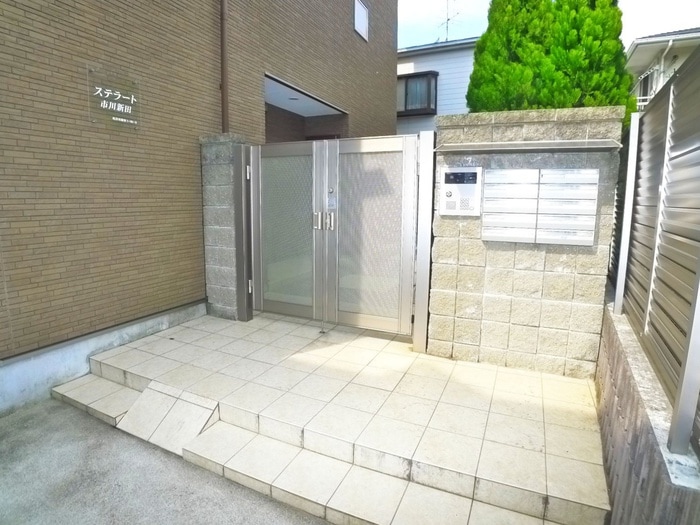 エントランス部分 ステラート市川新田