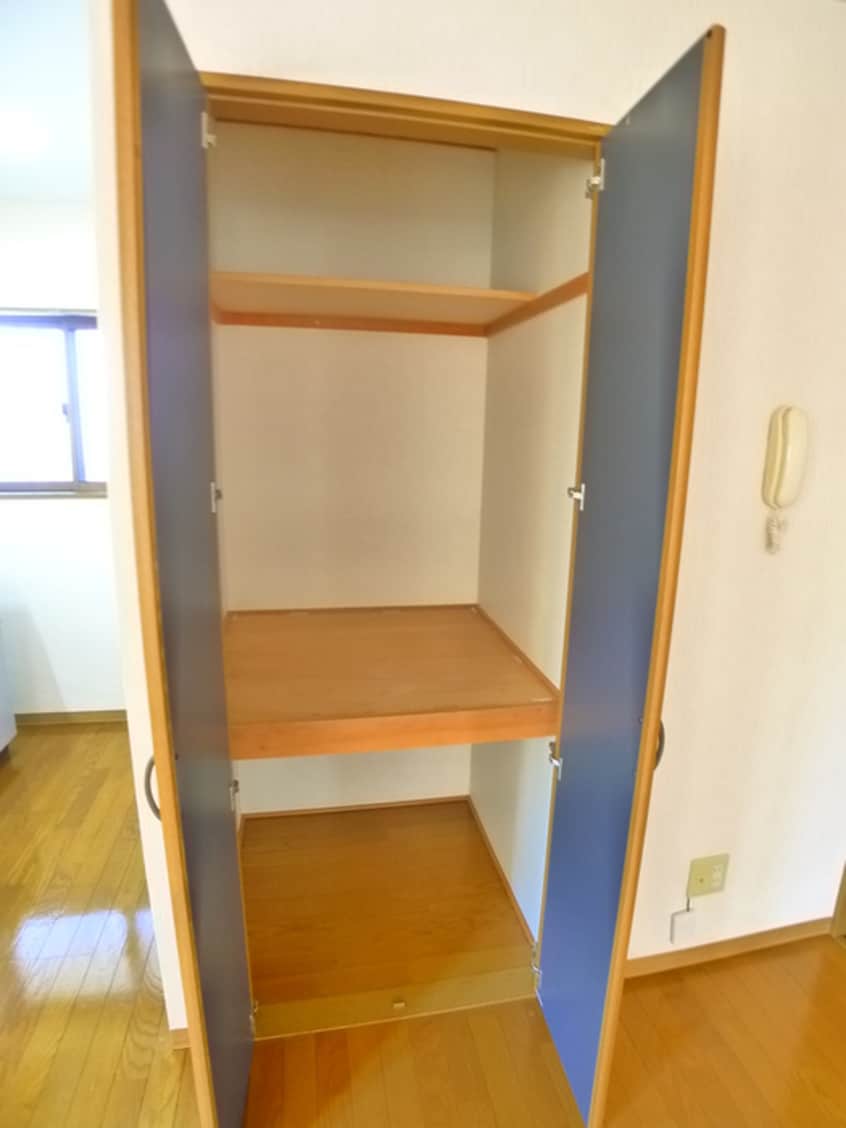収納 クレッセント堀の内