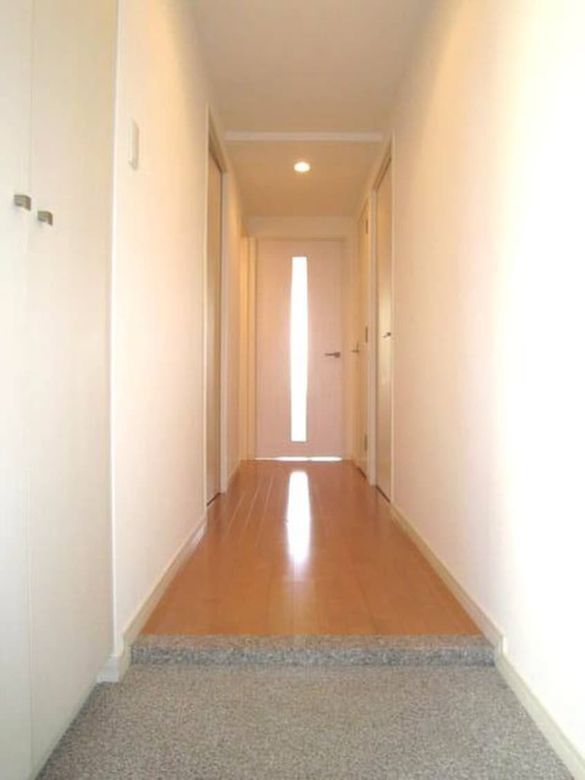 廊下 ロイヤルメドゥ北戸田