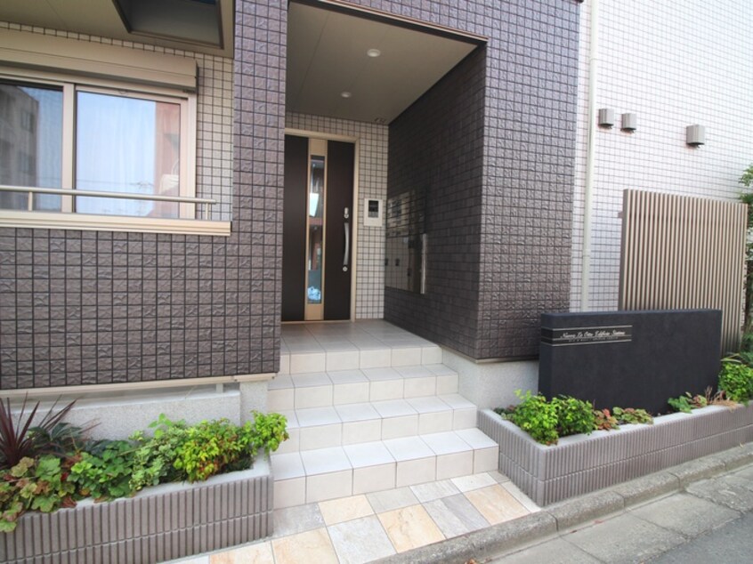 エントランス部分 ﾇｰﾊﾞ ﾙ ｵｯﾄｰ･ｴﾃﾞｨﾌｨｼｵ ｼｽﾃｨｰﾅ