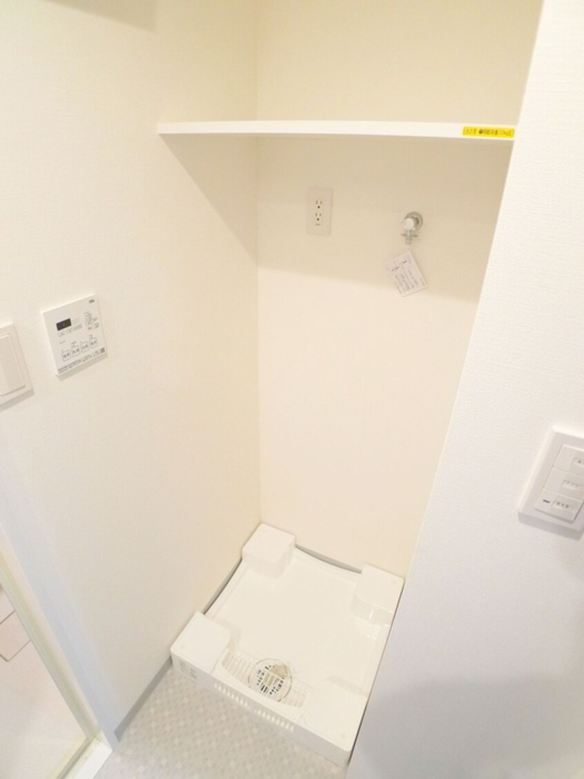 洗濯機置場 GENOVIA南行徳skygarden(403)