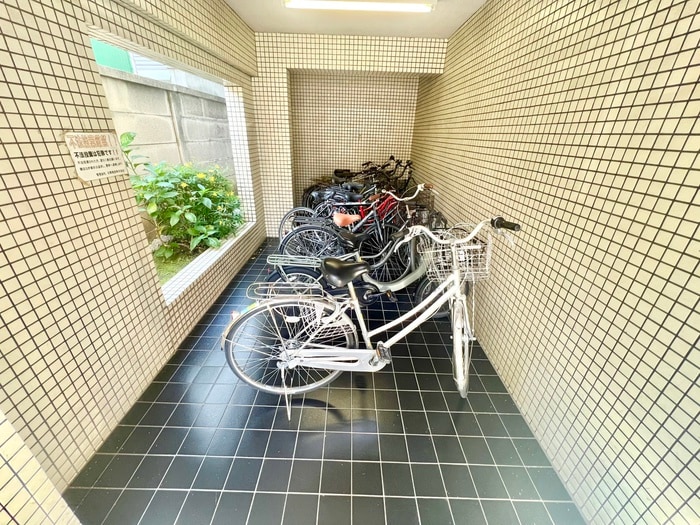駐輪場 メゾン田園調布イースト