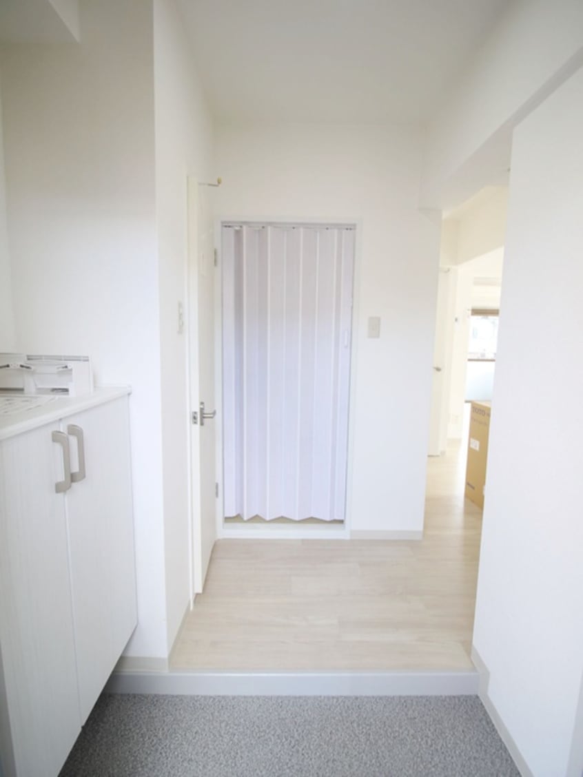 玄関 コーポマルエ