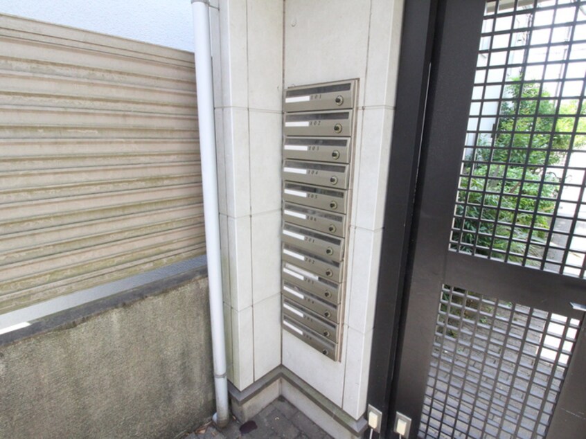 エントランス部分 ＡＸ上北沢アパ－トメンツ