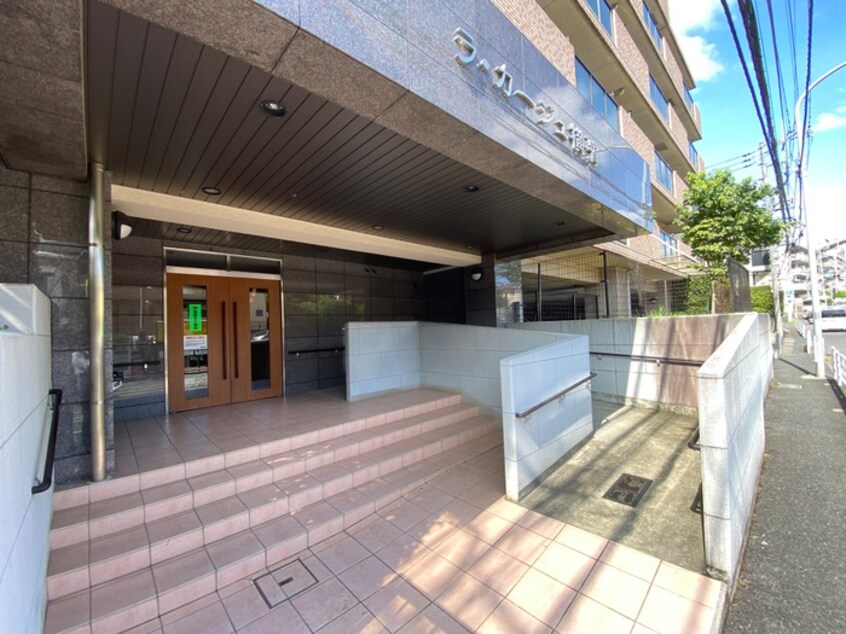 エントランス部分 ラ・カージュ横濱