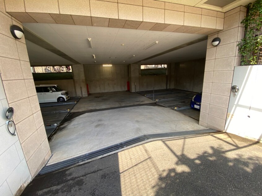 駐車場 ラ・カージュ横濱