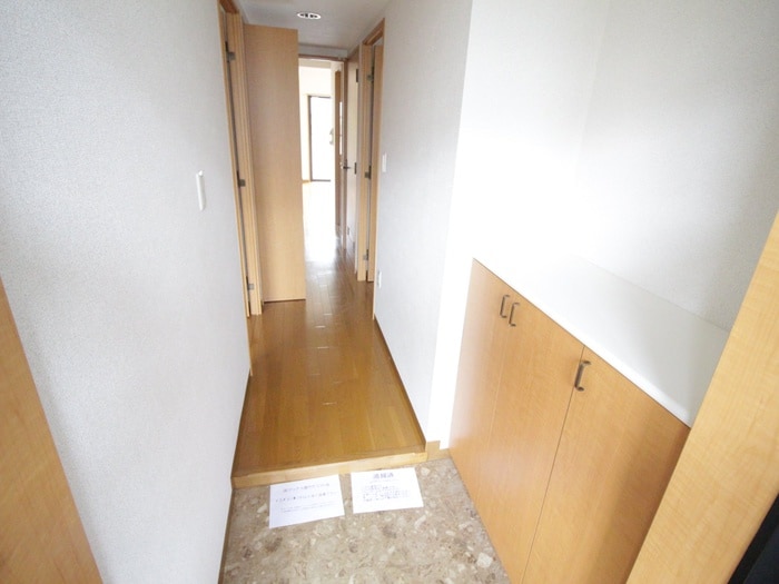 玄関 ラ・カージュ横濱