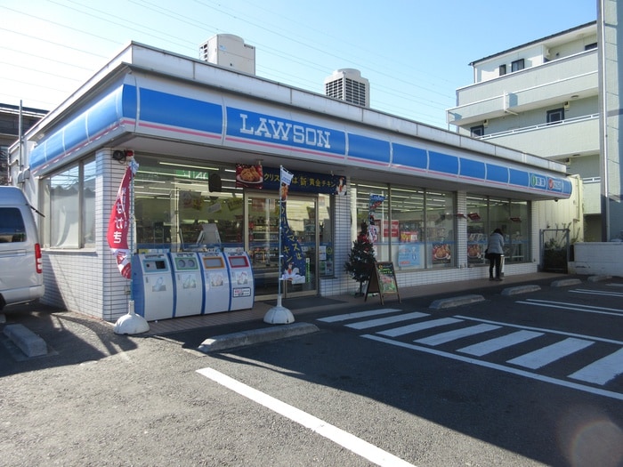 ローソン港北樽町店(コンビニ)まで110m リブリ・リヴェール樽町