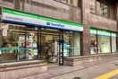 ファミリーマート 高田馬場駅西店(コンビニ)まで16m 藤和高田馬場コープⅡ（802）