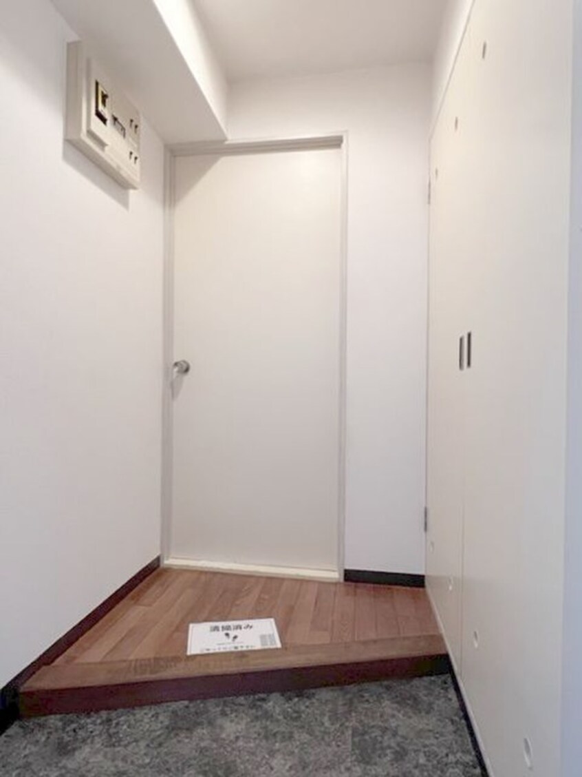 玄関 ヒロイトビル