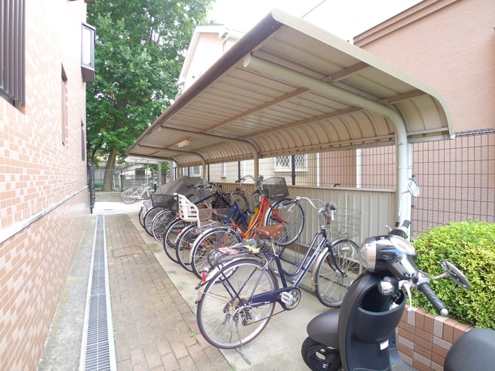 駐輪場 クレスト松原