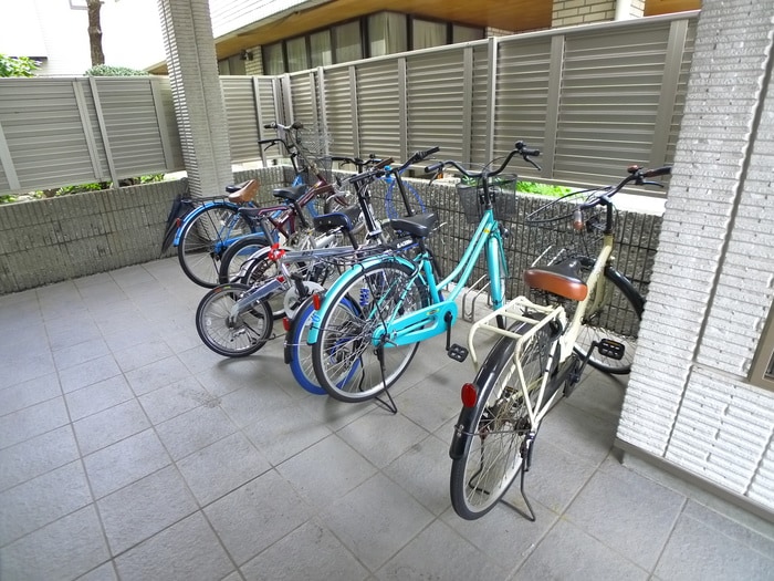 駐輪場 シャト－グレ－ス
