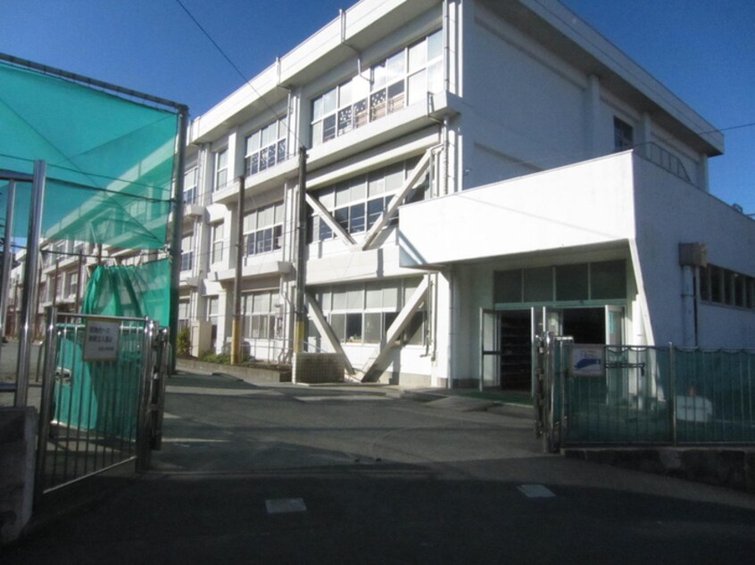 神奈川県立横須賀工業高校(高等学校/高等専門学校)まで418m 公郷エスポア