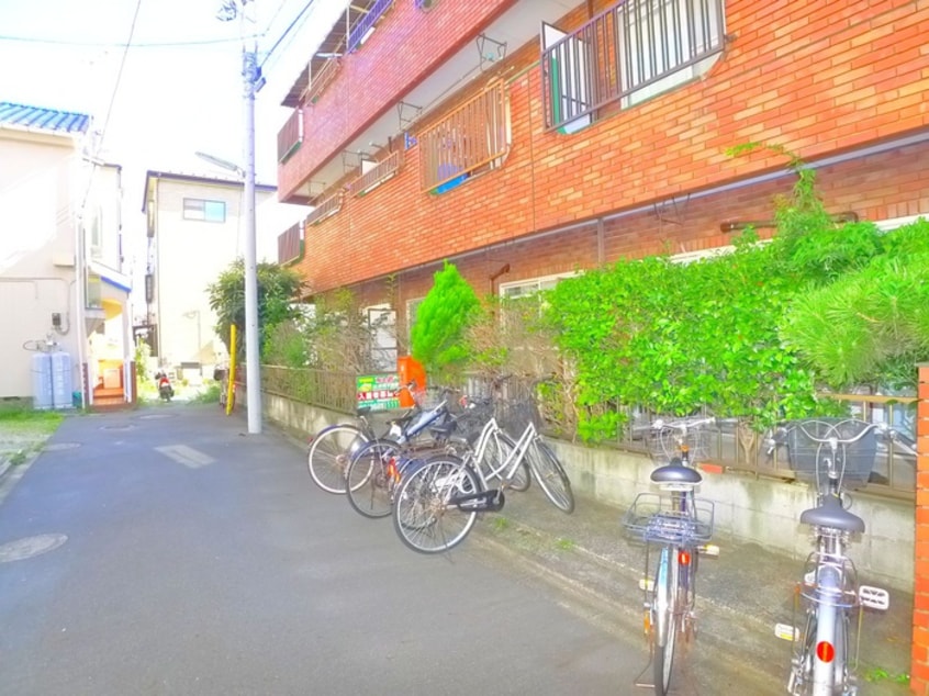 駐輪場 ブラウンハイツ