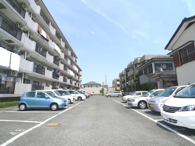 駐車場 ゴールドクレスト