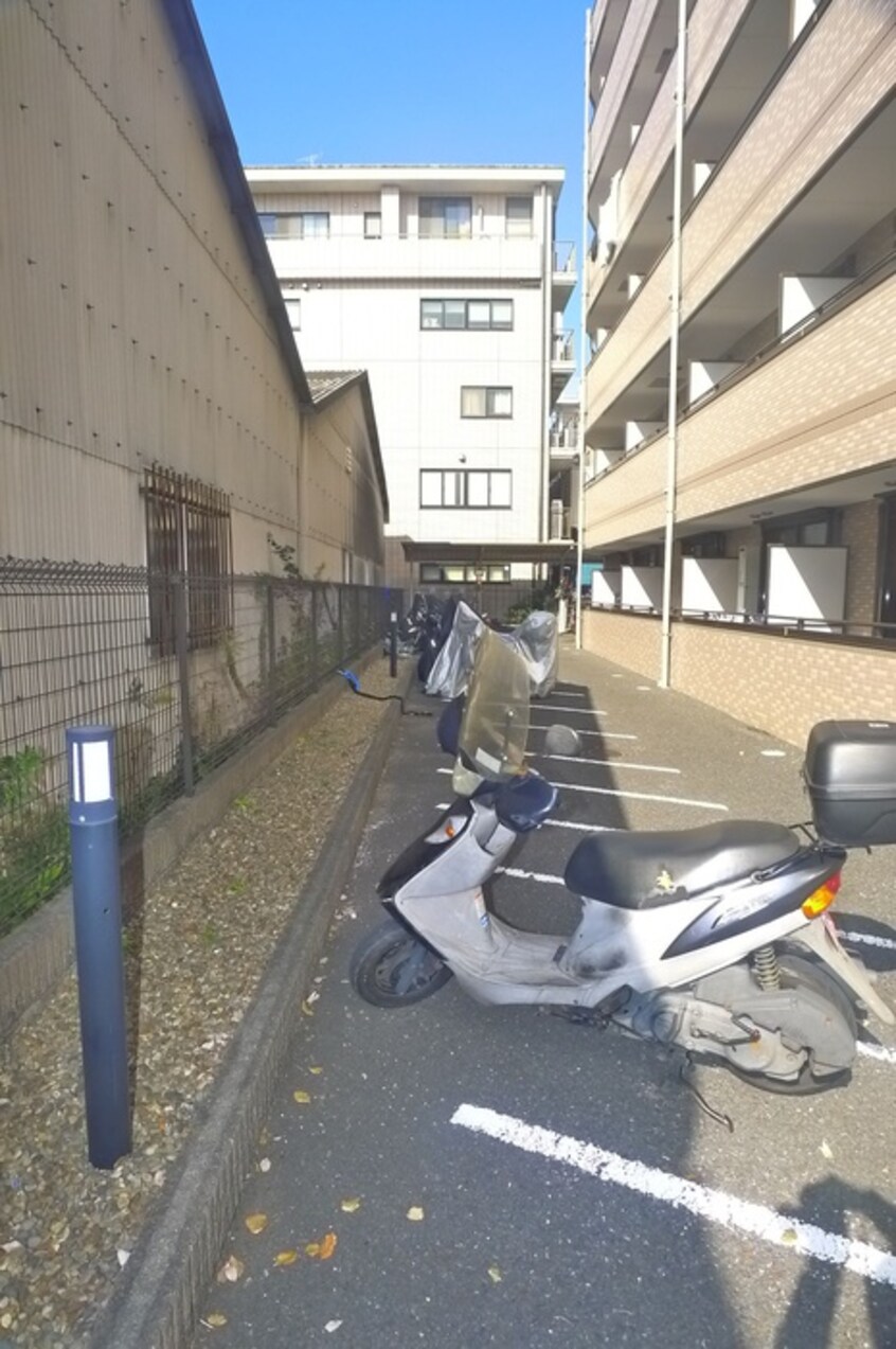 バイク置き場 ギンガム瑞江