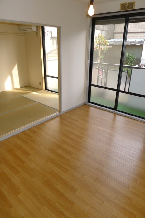 居室 ウィンディア小泉