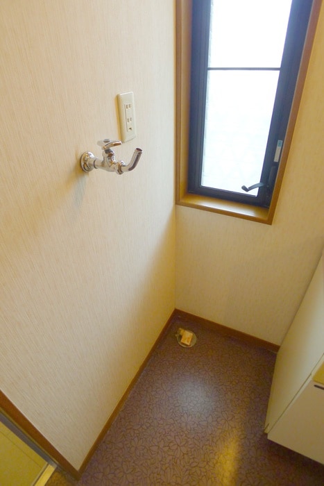 洗濯機置場 メゾンブリ－ズ