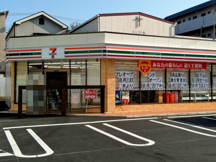 セブン-イレブン 横浜上末吉３丁目店(コンビニ)まで424m 梶山1丁目戸建