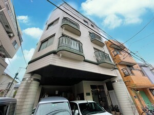 スプリングハウス