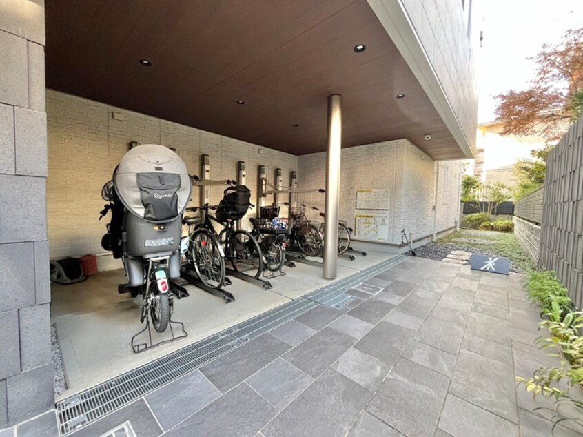駐輪場 ポローニアクレスト中野