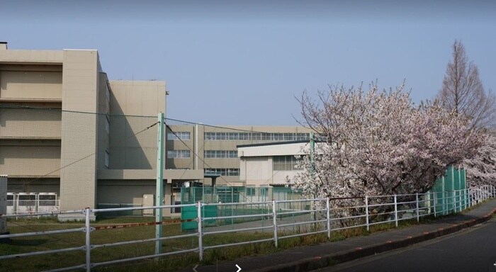 厚木市立林中学校(中学校/中等教育学校)まで394m Ｎ－ＨＯＵＳＥ