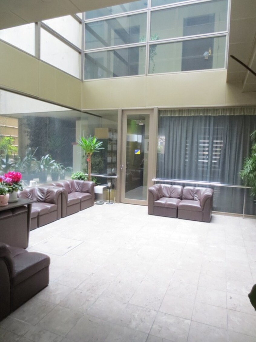 エントランス部分 ウッドフィールド