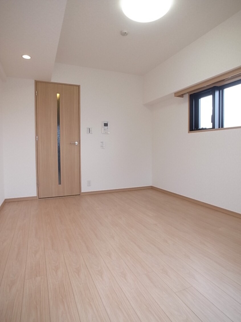 居室 ルーブル市ヶ谷