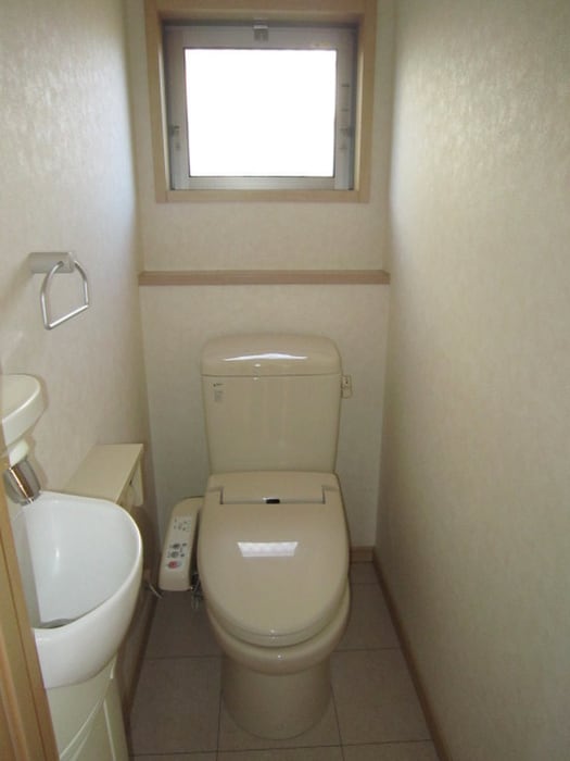 トイレ 北八朔町貸家