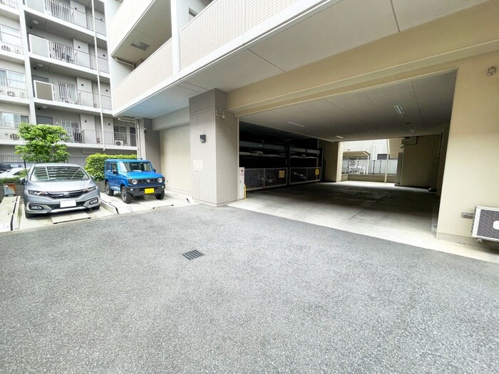 駐車場 ゼファ－東川口けやき通り(303)