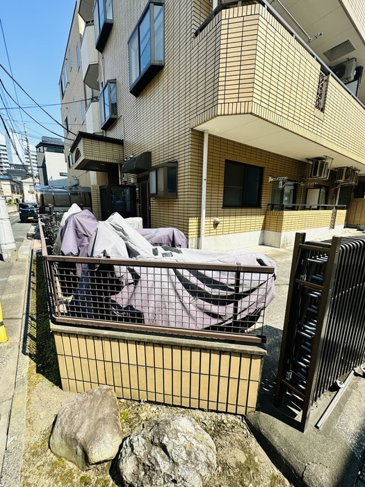 バイク置き場 エクレ－ル白金