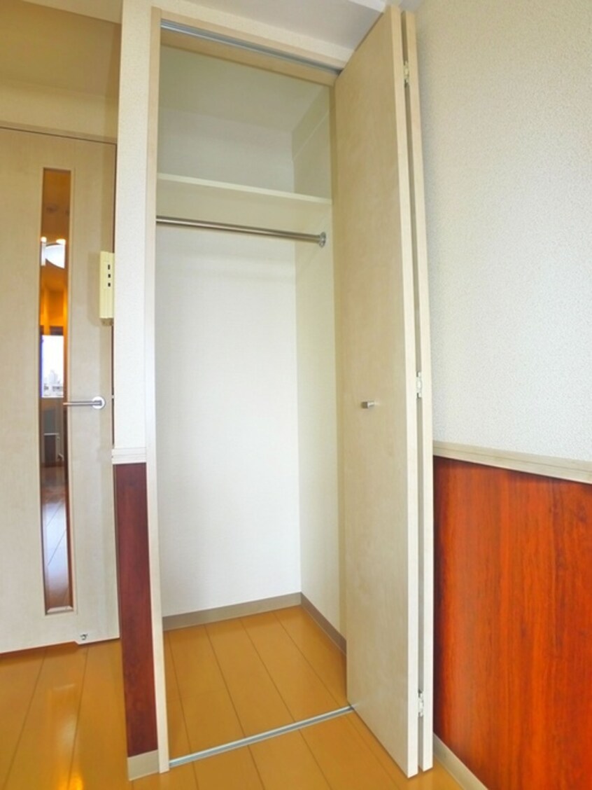 収納 柏８０８タワ－