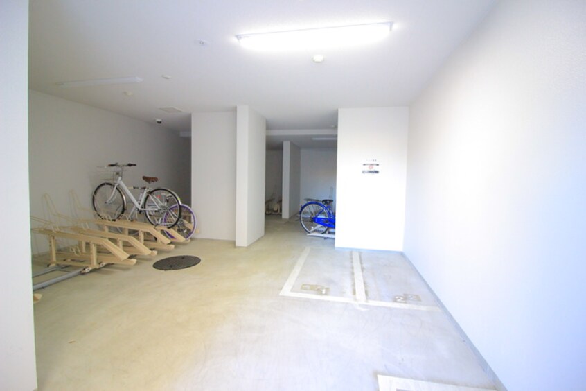 駐輪場 La Douceur赤塚